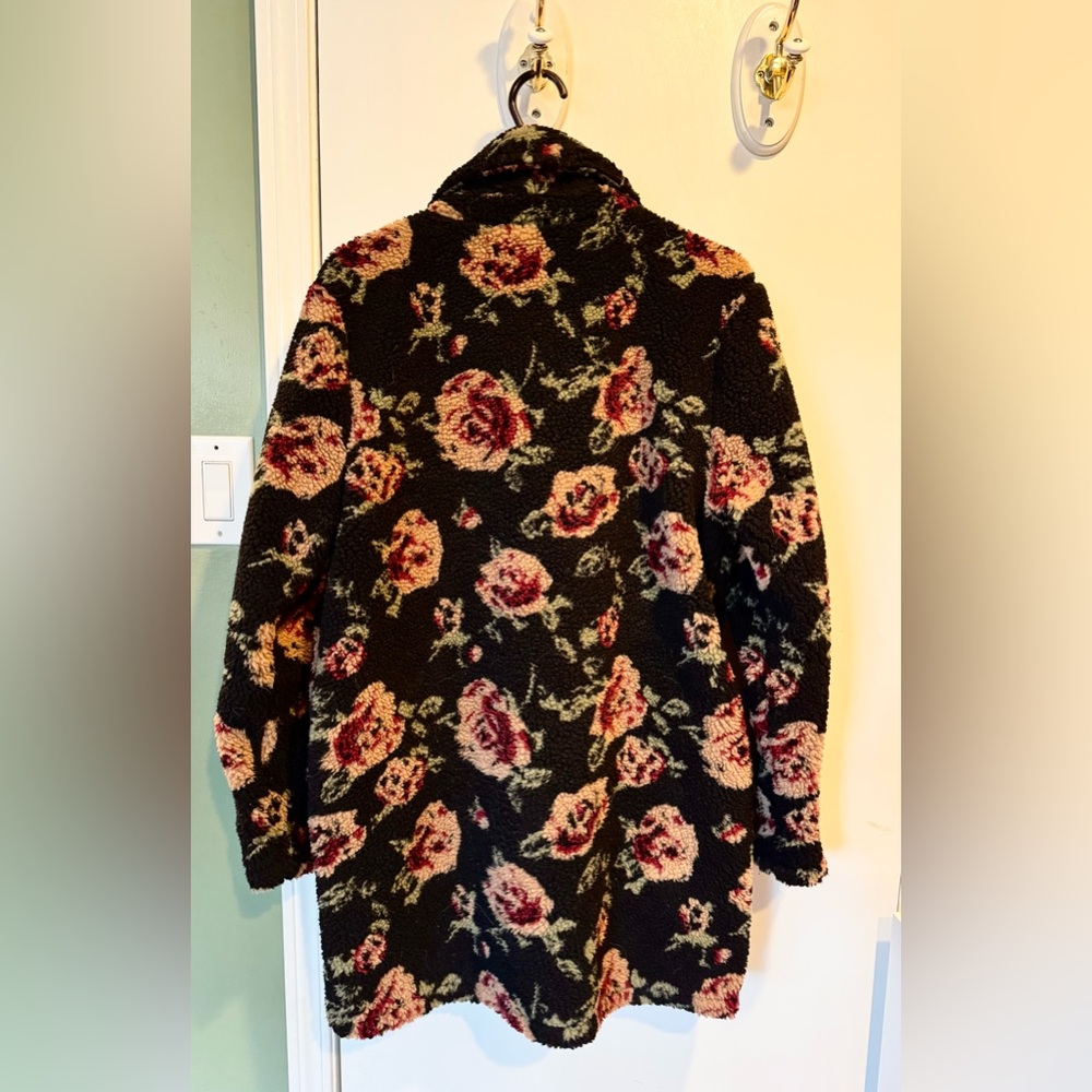 Saltwater LUXE Roses Teddy Jacket - Picture 2 of 5
